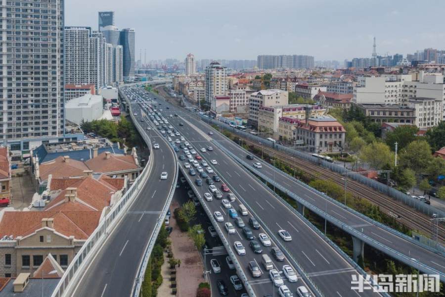 新冠高架排长队