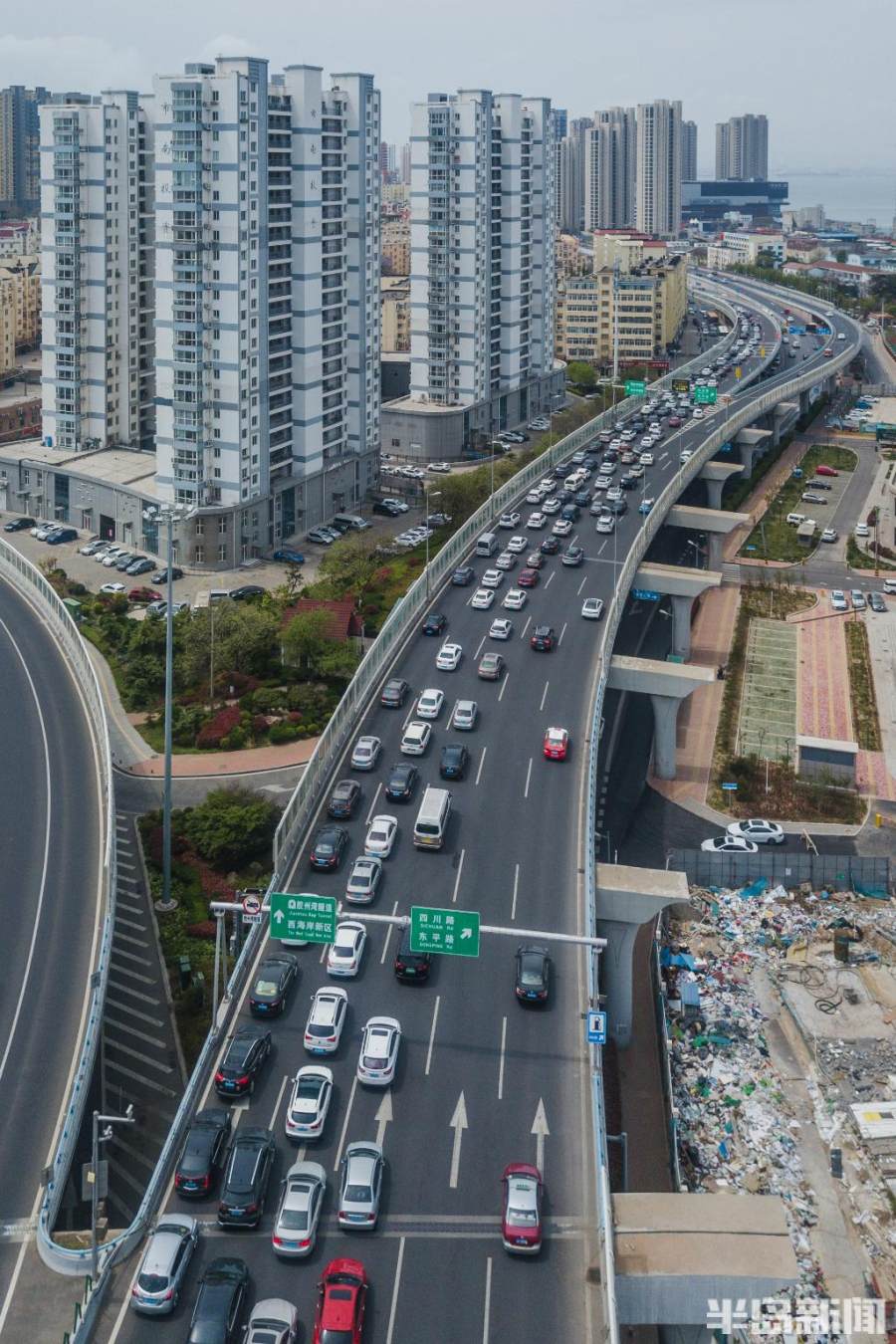 新冠高架排长队