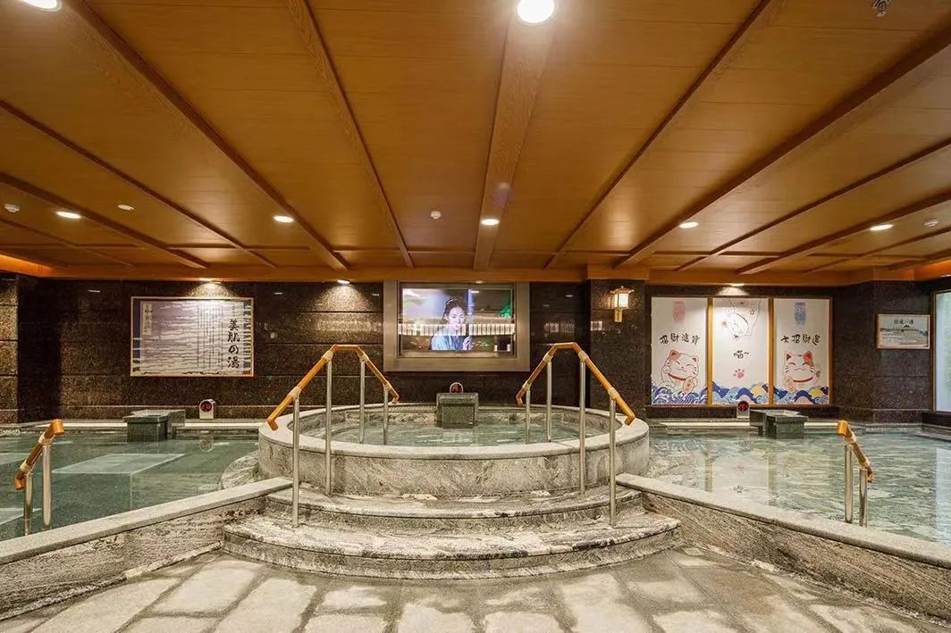 极乐汤即墨温泉馆喊咱家娃免费泡汤啦