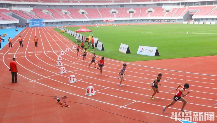 女子800决赛起跑女子800米决赛女子800米决赛冲刺