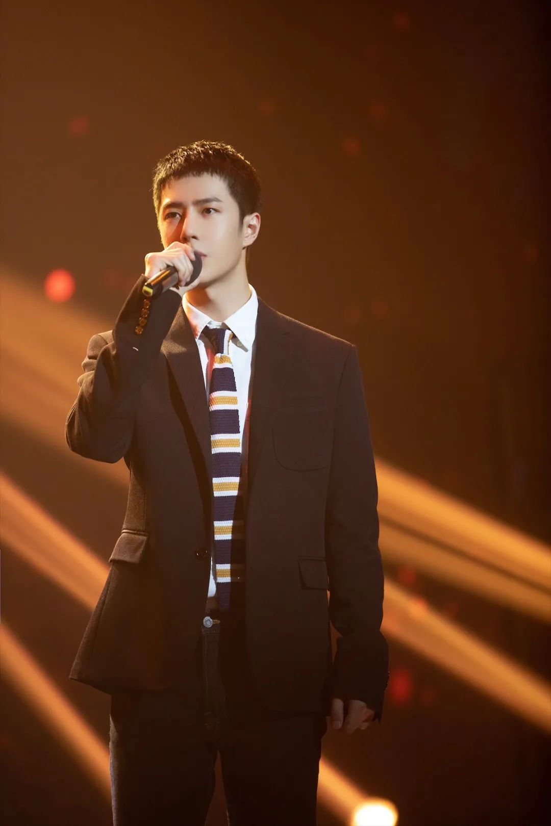 《28岁的你》讲述抗美援朝特级英雄杨根思的故事 王一博用歌声致敬