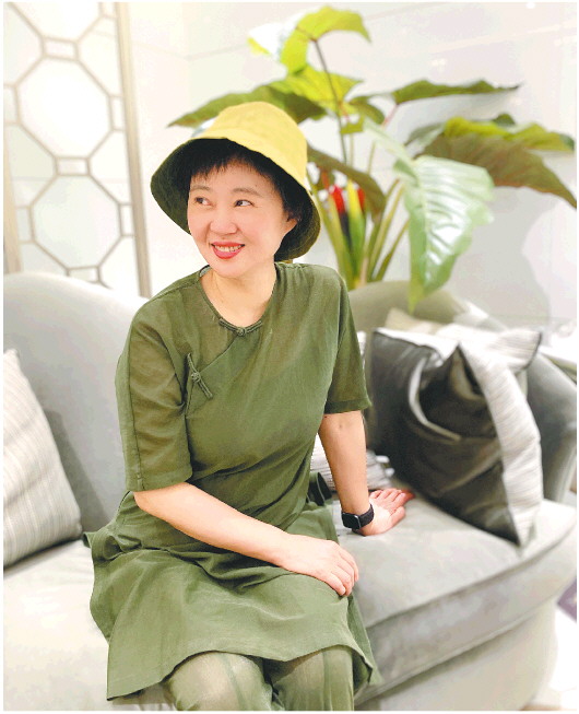 周末人物大奖收割机周晓枫隐秘的发现者