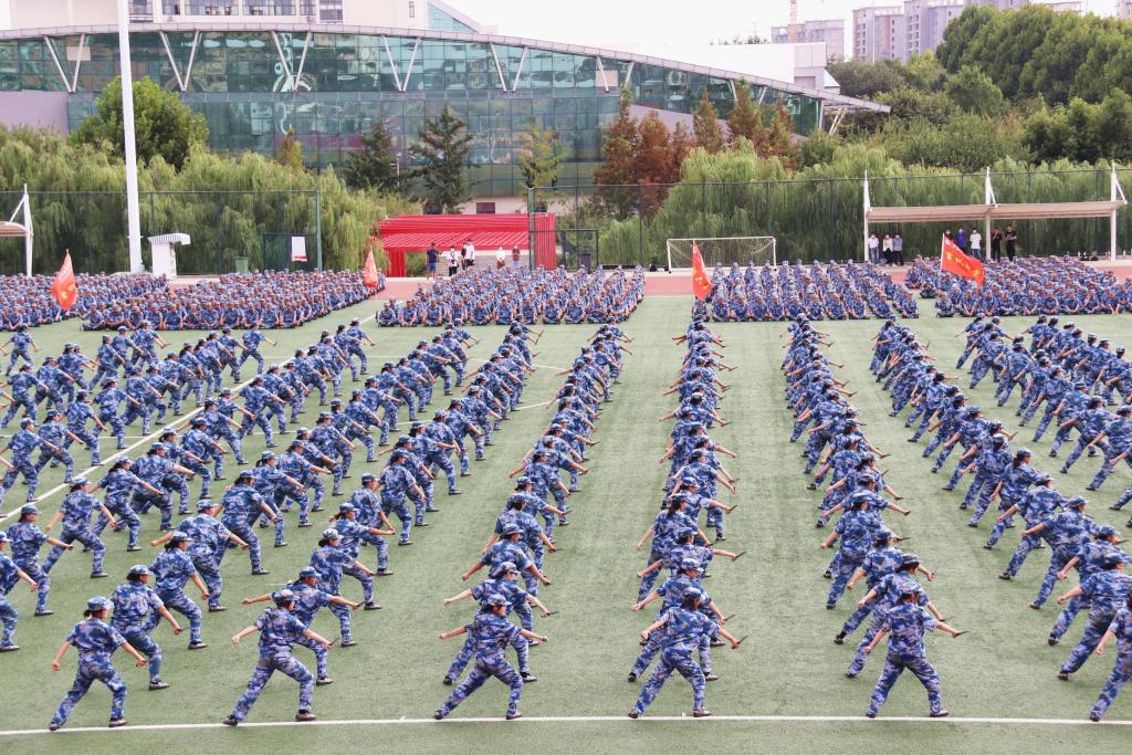 青岛黄海学院军训2020图片