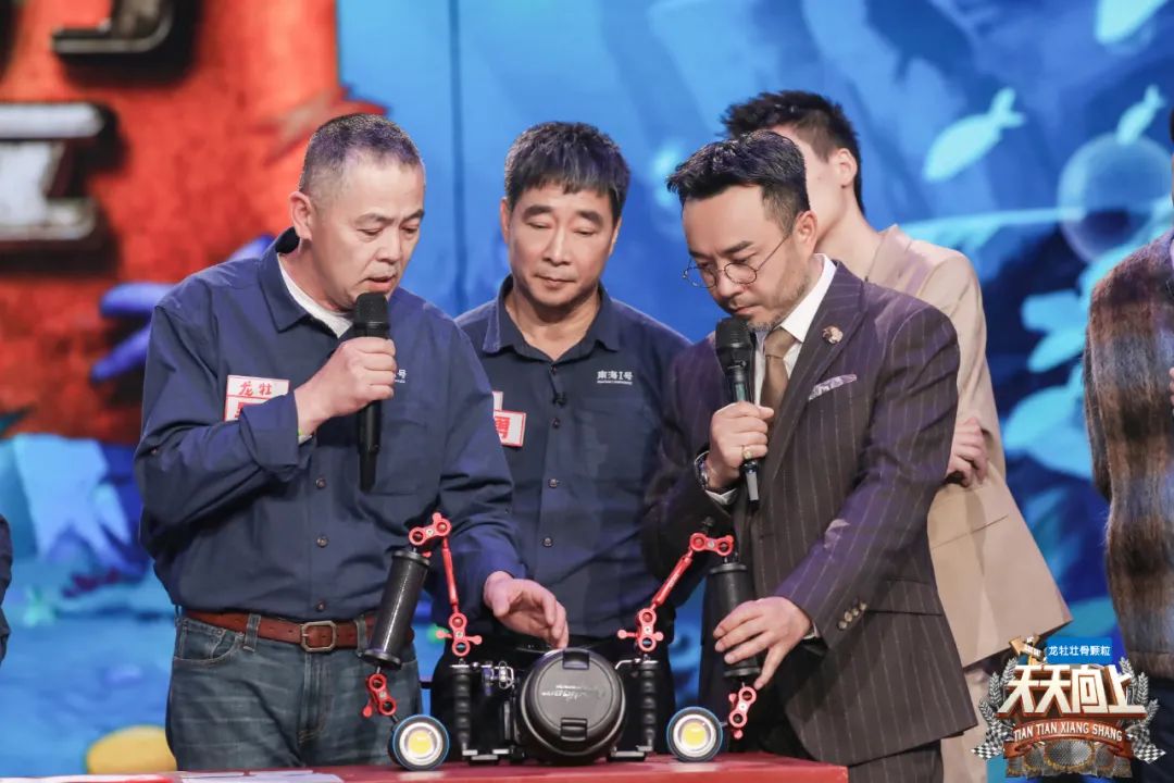 近代海军史学者刘烜赫也受邀来到现场,在还原历史的