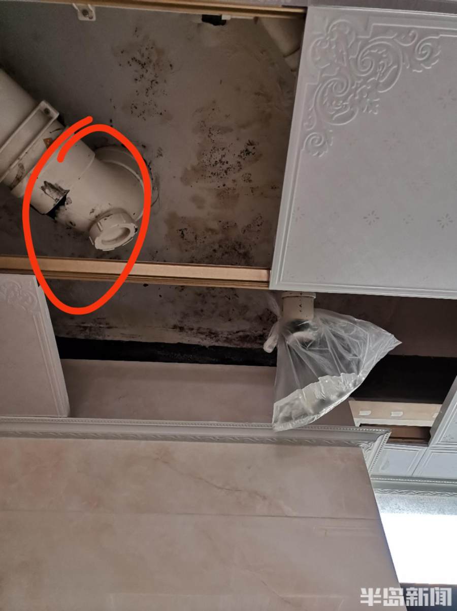 世茂公园美地小区10号楼污水管道破裂楼下多家住户受损 想修为啥这么