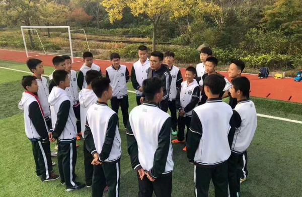 展现校园足球魅力崂山五中获评全国足球特色学校