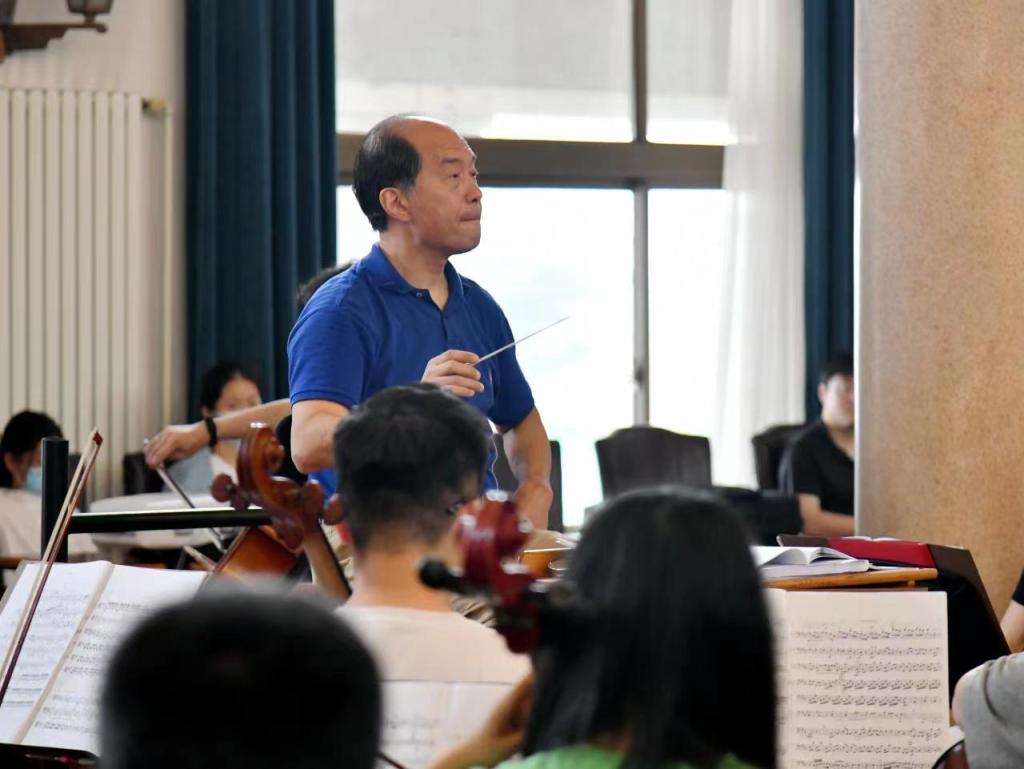 弦上天籁!著名大提琴演奏家秦立巍来青,与青岛乐团合奏德沃夏克名曲-半岛网