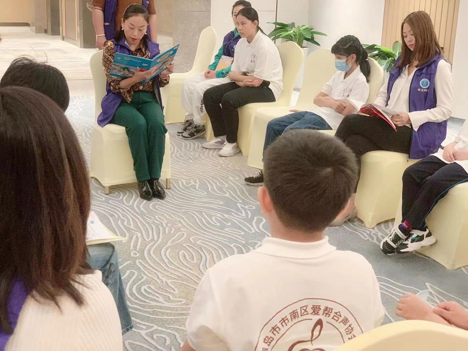 凝聚盲童孩子们心中的光亮 “感恩白手杖节-我为盲童来读书”活动今日在青岛维特奥女性健康中心举办-半岛网