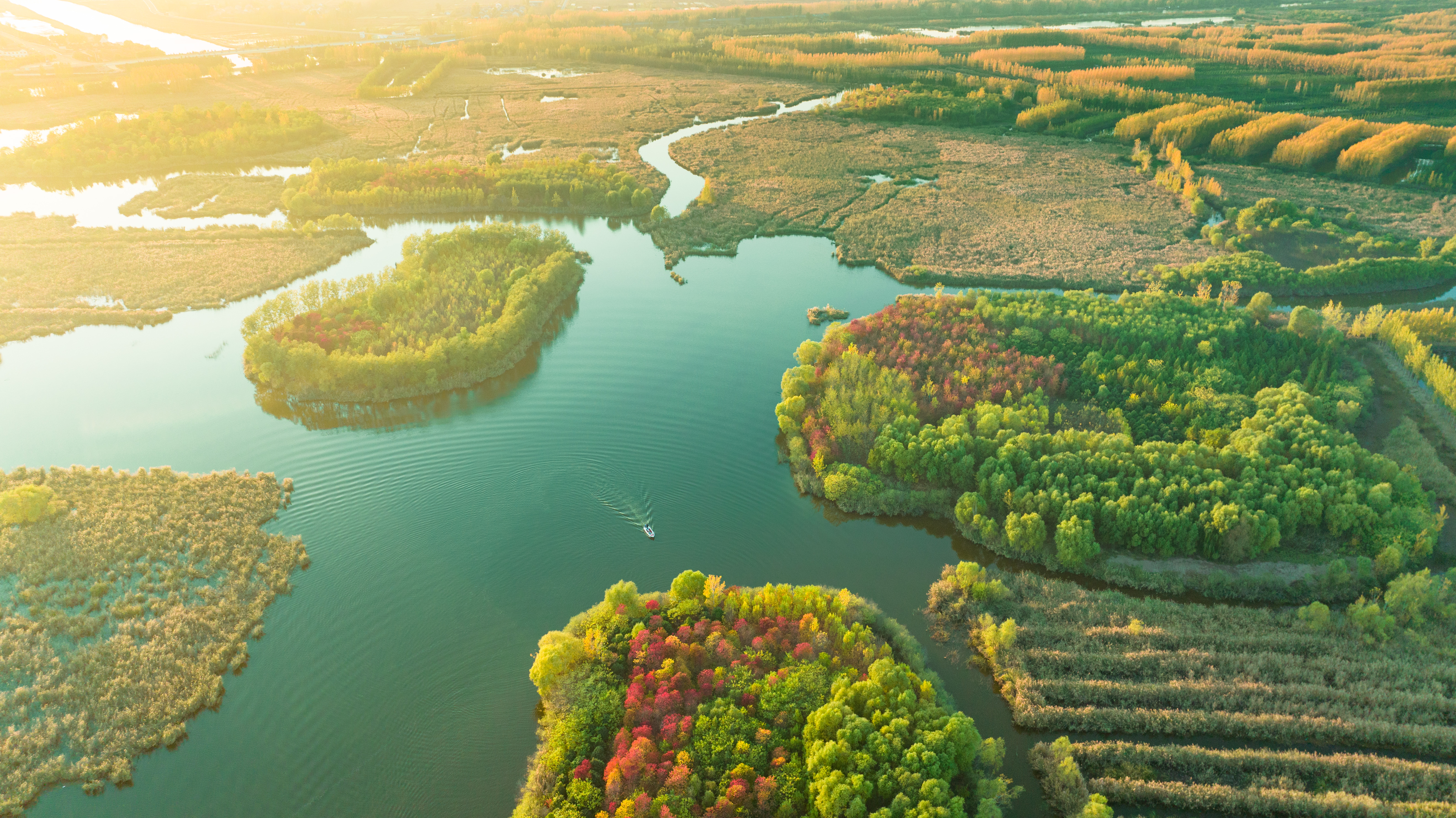 微山湖梁山泊京杭大运河这里是济宁国际湿地城市