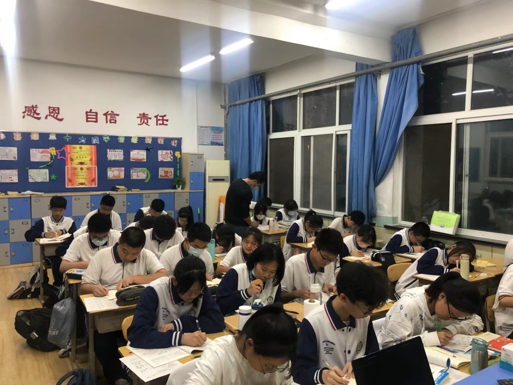 我的晚自习由我做主!青岛试点晚自习两月有余,学生自主规划见关爱更见成长-半岛网