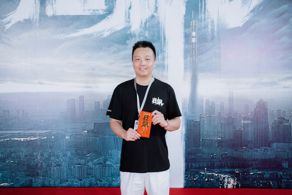 朱俊懿也以一个生活中的细节,表达了他所理解的"狂飙":"在珠海,我在