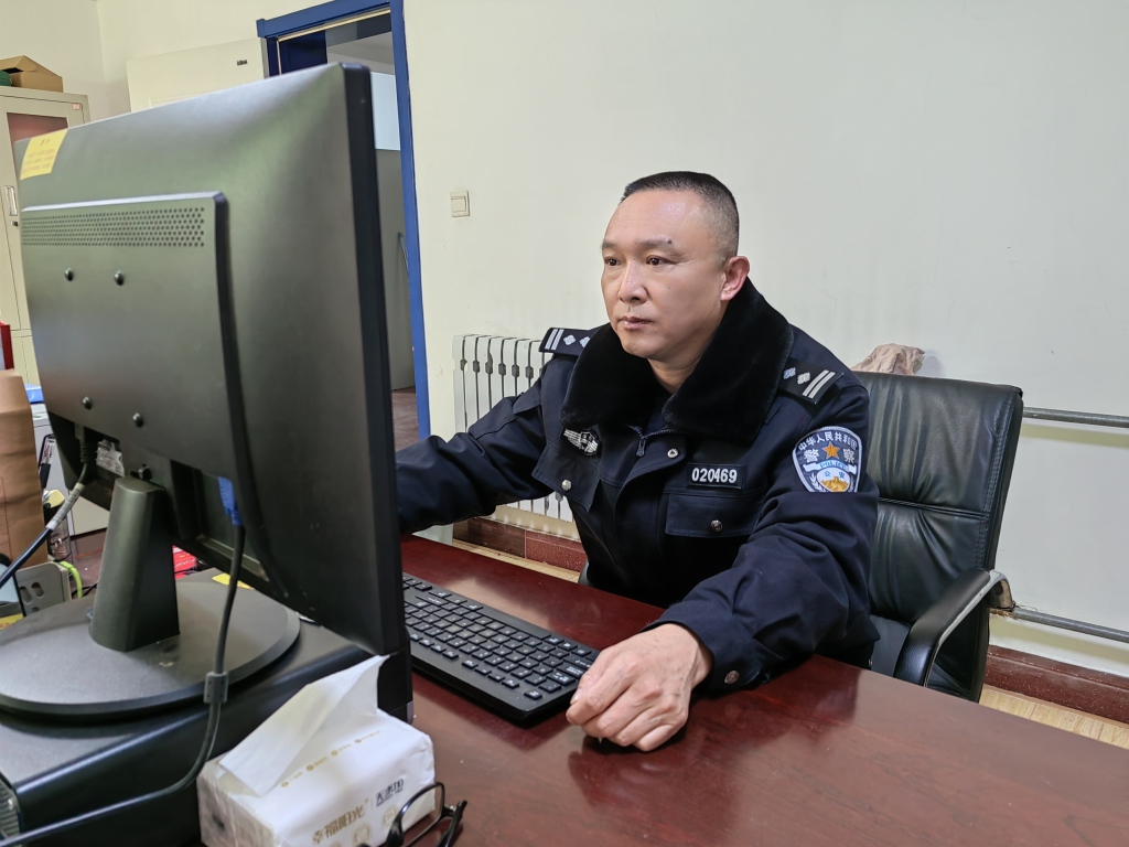 随警记丨35年老刑警“超强大脑”精准刻画犯罪心理画像-半岛网