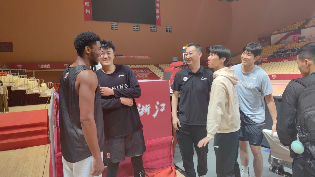 刘维伟“回家”有得有失 收获温情满满却没能带青岛男篮取得胜利-半岛网