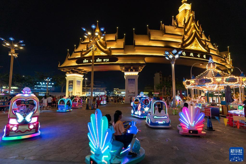 傣族古镇夜精彩