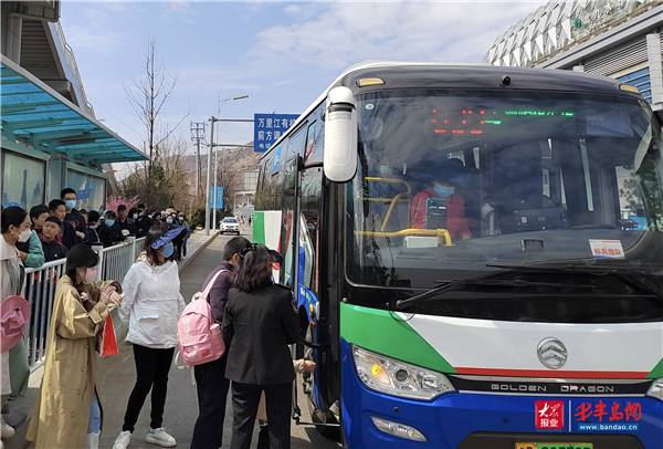 鐵路青島北站,地鐵站等重要交通樞紐的614路,624路,648路等十餘條公交