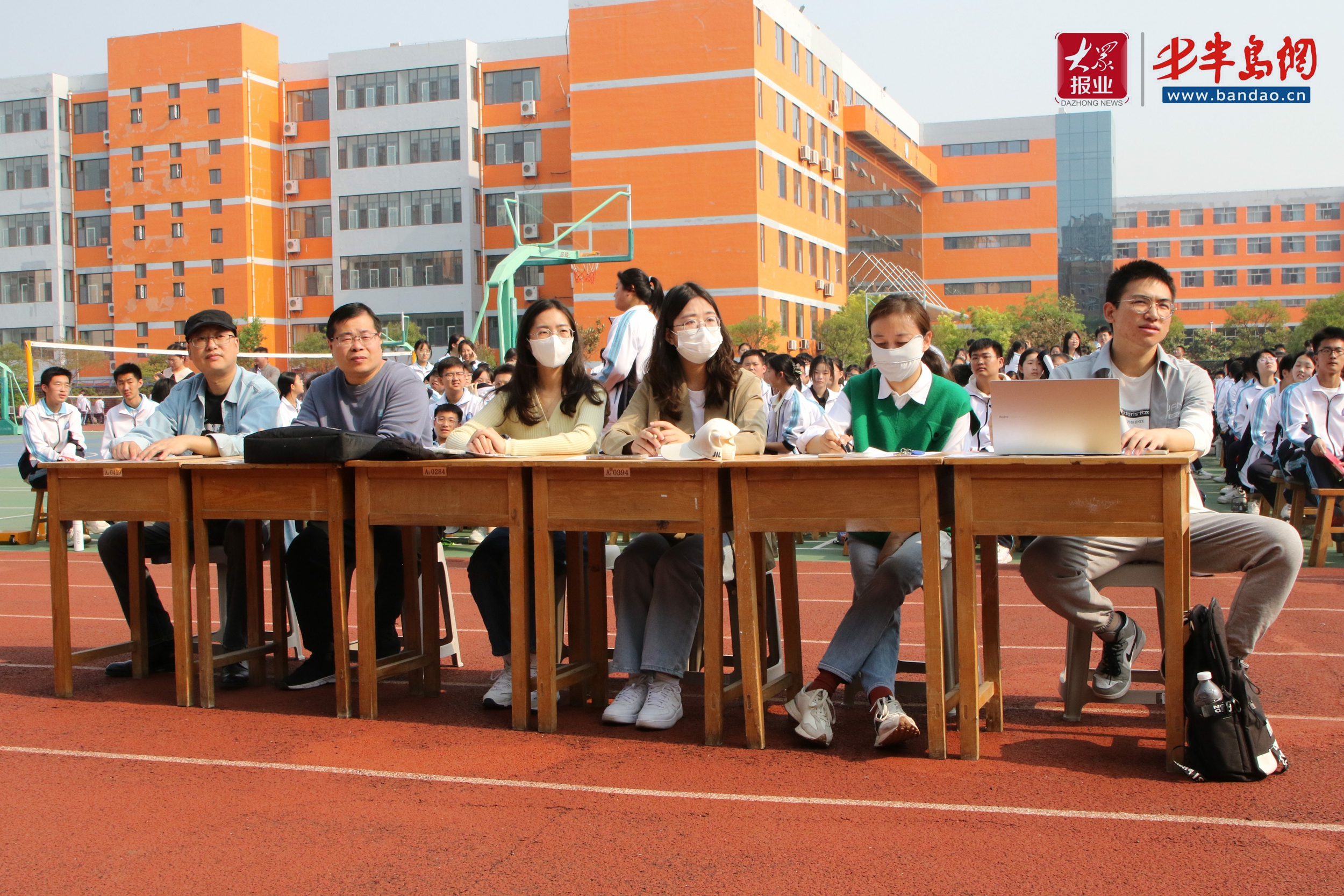 合聚实高唱响未来日照实验高中举行高一班级合唱比赛