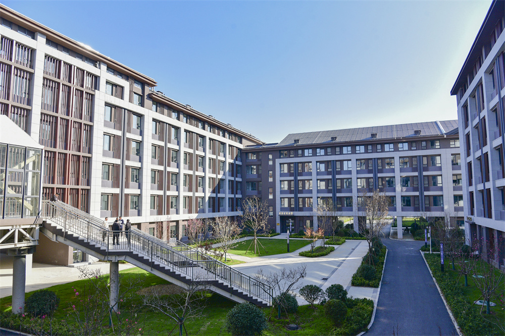 即墨旅投公司建设 即墨一中新校区正式启用-半岛网