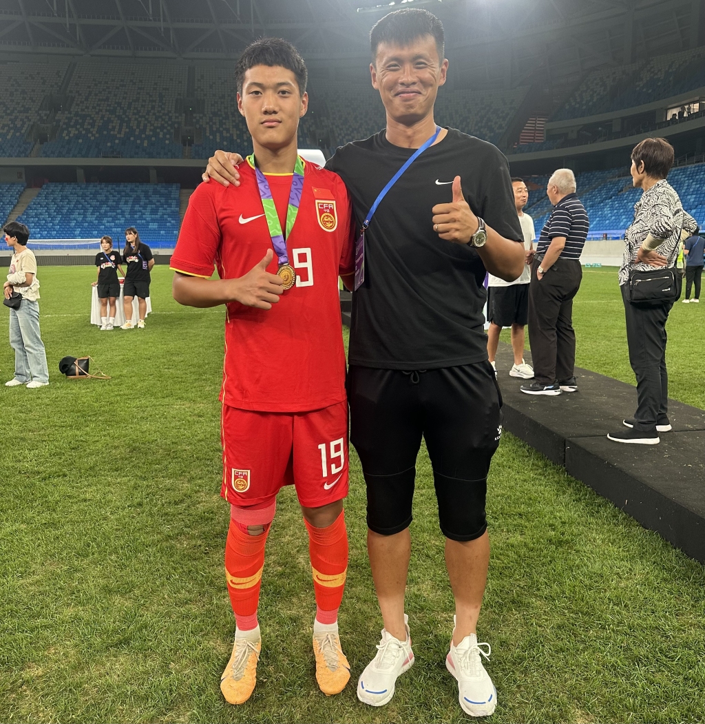 青岛少年足球结“硕”果!中韩青少年交流比赛,半岛俱乐部国少队队员杨硕展风采-半岛网