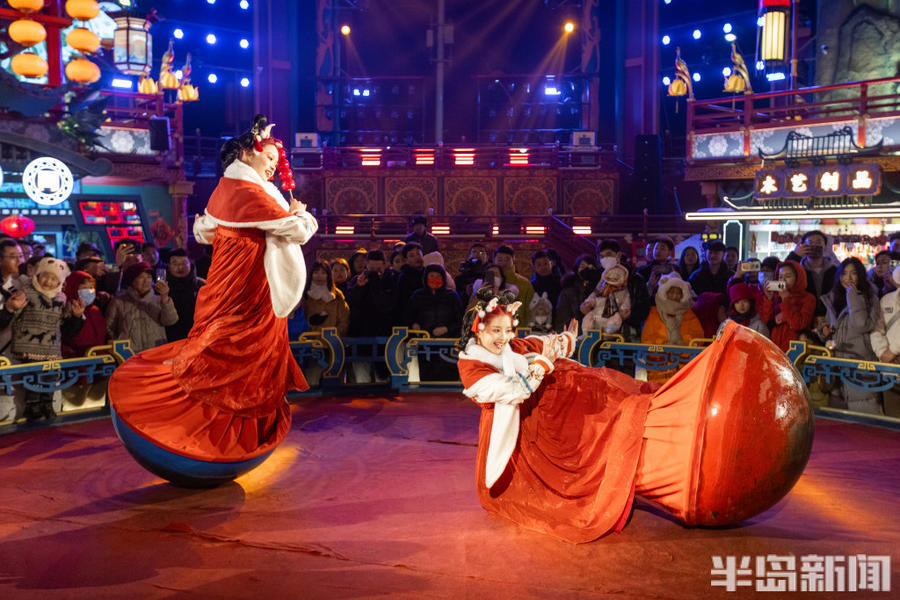 翩翩摇曳一笑倾城双胞胎姐妹倾情不倒翁