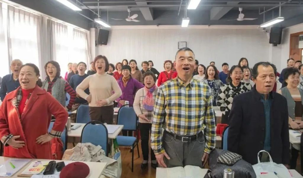 春光作序 校园聚首——青岛市老年大学2024年春季学期开学啦!