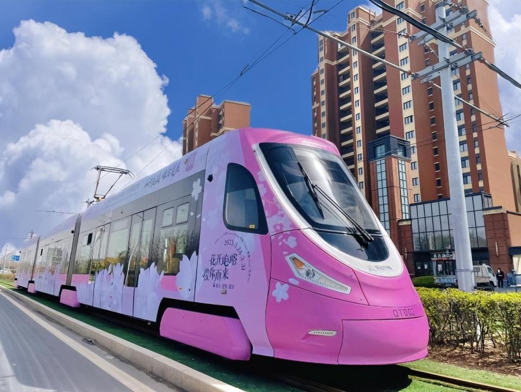 城阳有轨电车运行八周年安全行驶240万公里运送乘客850万人次