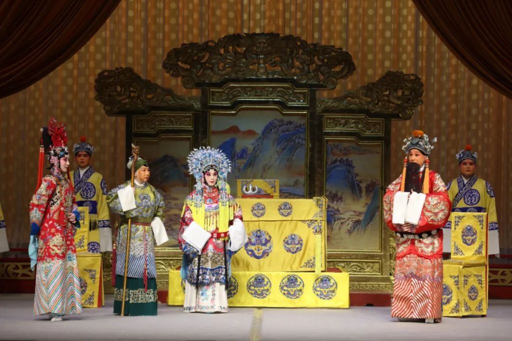每月一星杜喆领衔京剧红鬃烈马圆满落幕