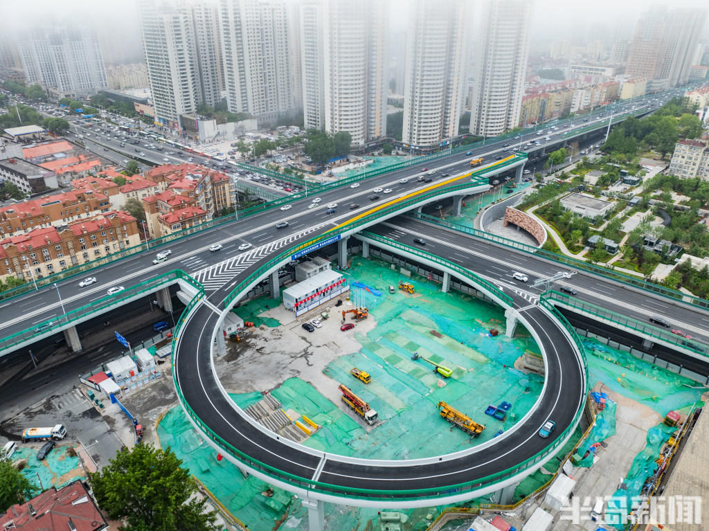 经过山东路跨线桥通过匝道直接驶入杭鞍高架路,可向西通往环湾大道