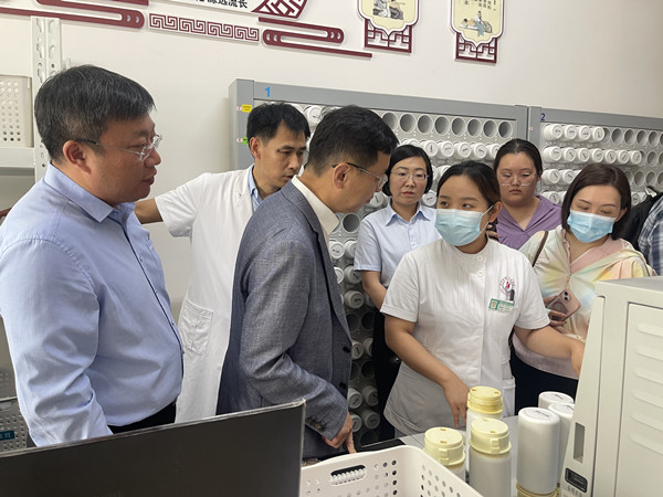 青岛市"卫生健康服务在基层"主题宣传活动走进胶州