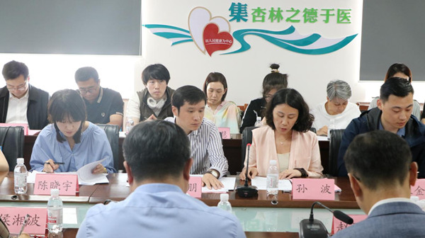 青岛市"卫生健康服务在基层"主题宣传活动走进胶州