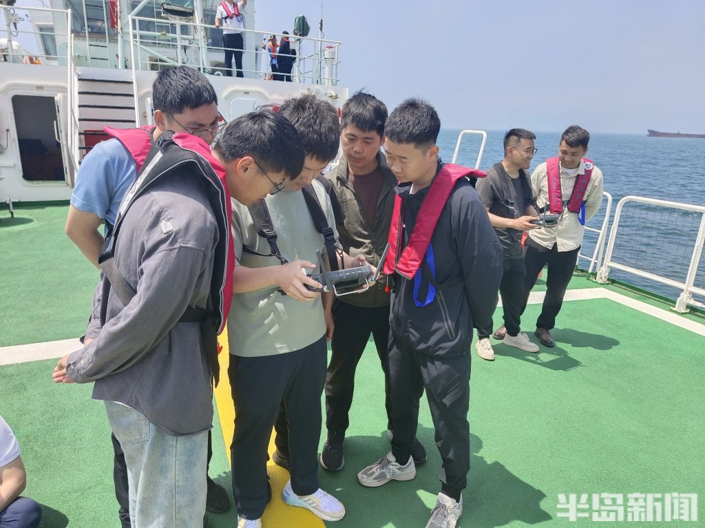 半岛独家丨垂直起降、一键返航……无人机飞手“组团”出海大练兵，现场画面超燃！-半岛网