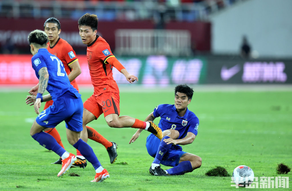 场内场外同样精彩,世预赛国足主场战平泰国!