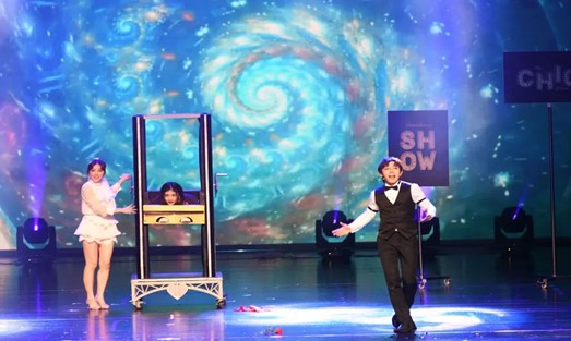 年度重磅魔术演出——百老汇歌舞魔术秀《魔登时代》青岛国际啤酒节震撼开演!-半岛网