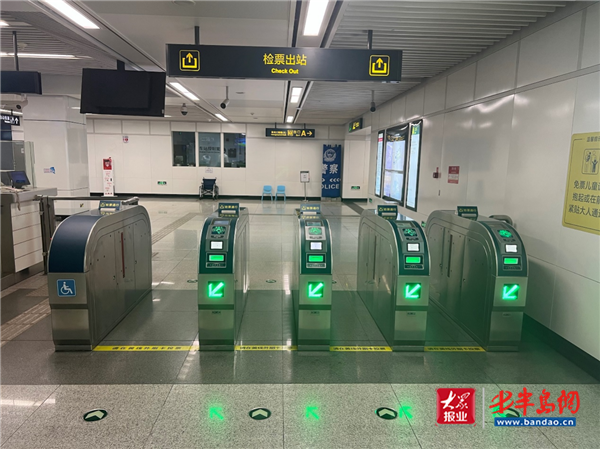 70座地铁站试行“闸机常开” 正确过闸抓住这几个要点-半岛网