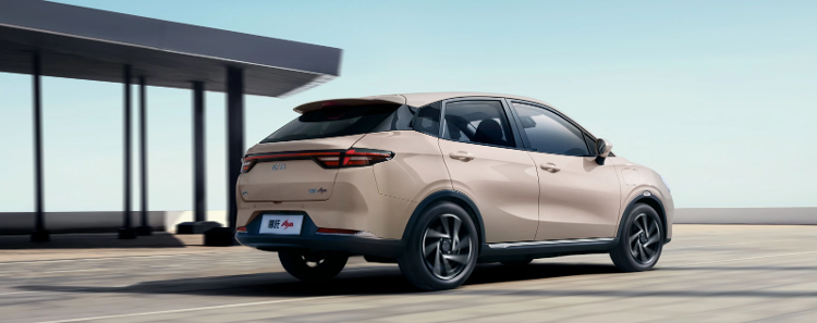 裁员、欠债、交付困难，哪吒汽车IPO路上再添动荡