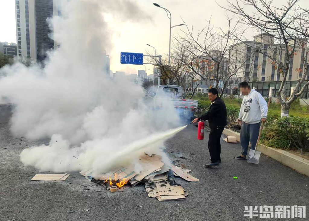 点赞!校车驾驶员路遇火灾急伸援手