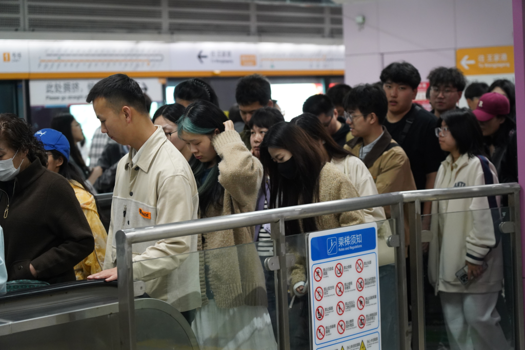 日均客流近200万人次!青岛地铁今年“五一”假期客运量刷新历史纪录-半岛网