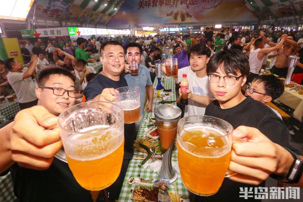 干杯!青岛国际啤酒节上举杯狂欢-半岛网