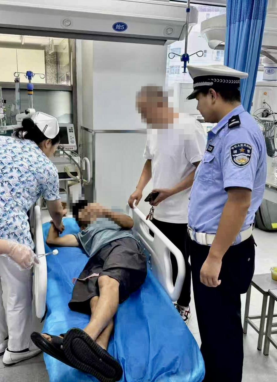 李沧交警接力救援,两名蛇咬伤患者转危为安-半岛网
