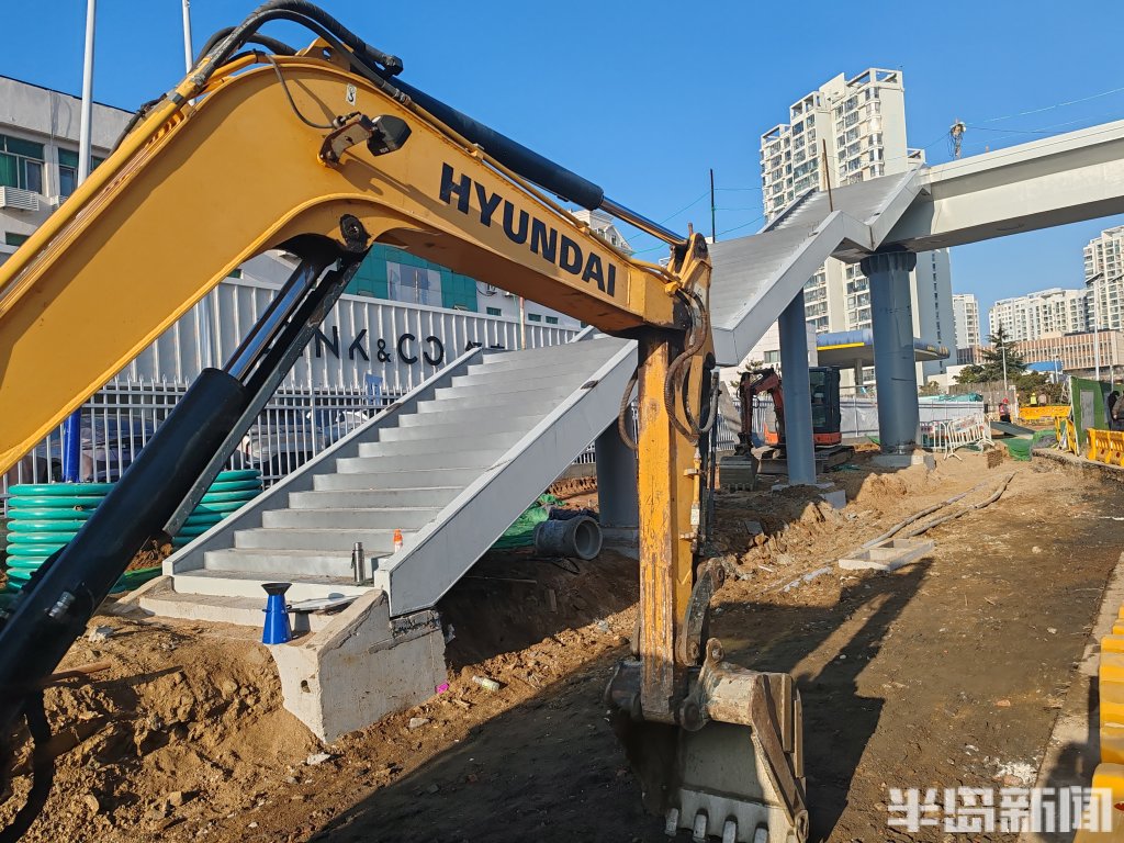 青岛:福州北路与奉化路路口过街天桥显现雏形-半岛网