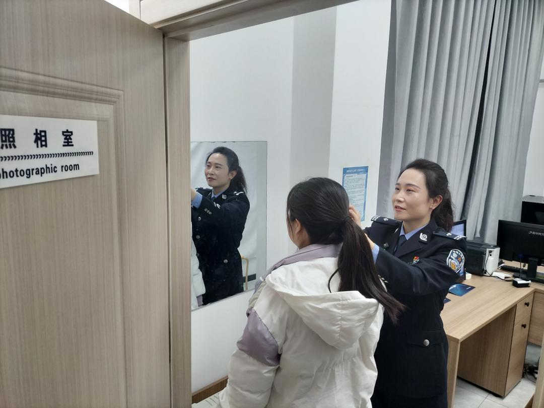 青岛故事|户籍警宋玮玮的“便民驿站”:窗口藏锦绣,指尖有温情-半岛网