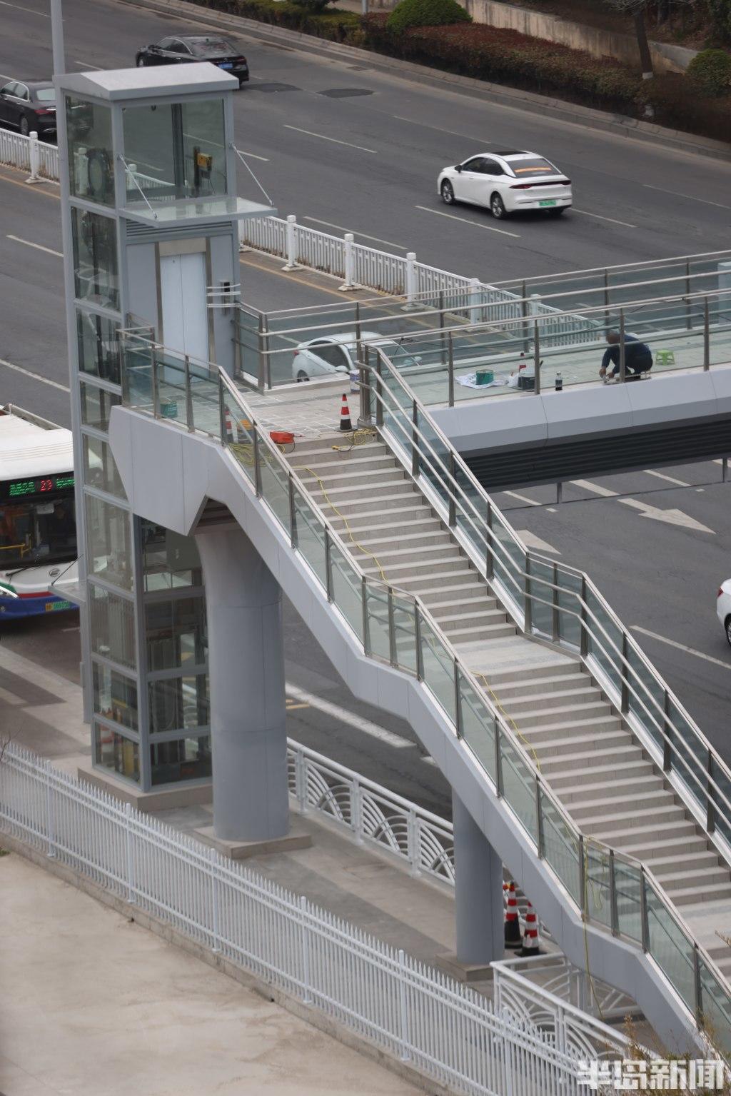 福州路两处过街天桥建设“收尾”!-半岛网